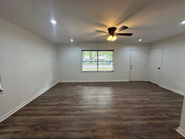 Building Photo - 2804 Rex Ave