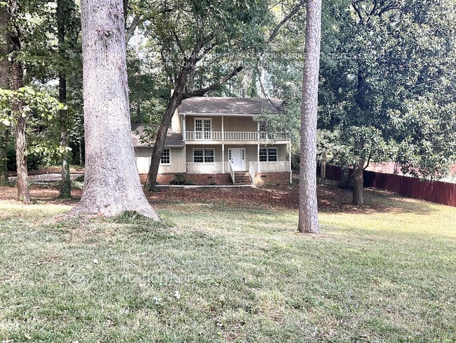 Building Photo - 1569 Briarwood Ln SW