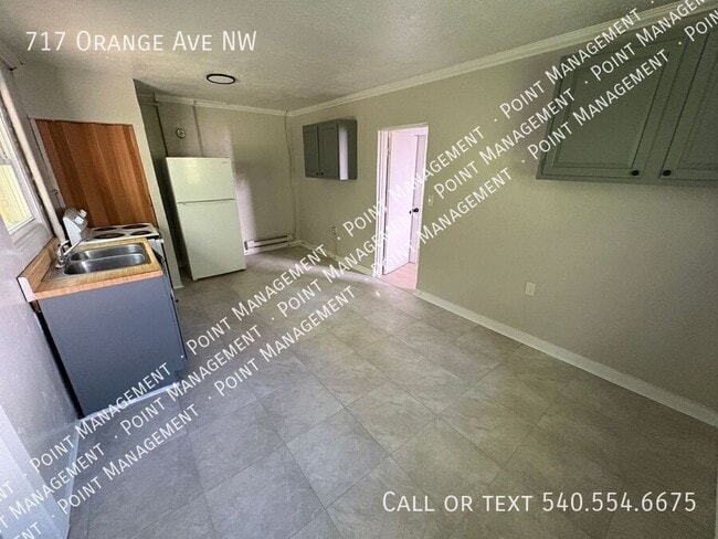 Foto del edificio - 717 Orange Ave NW