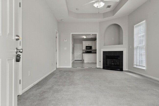 Building Photo - Nice 3 Bed 2 Bath Home! Available Now!