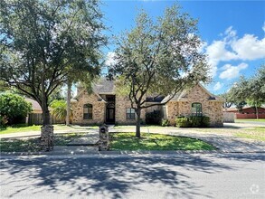 Building Photo - 100 E Gardenia Ave