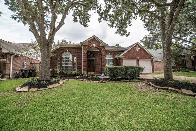 Foto del edificio - 1215 Wood Haven Ct