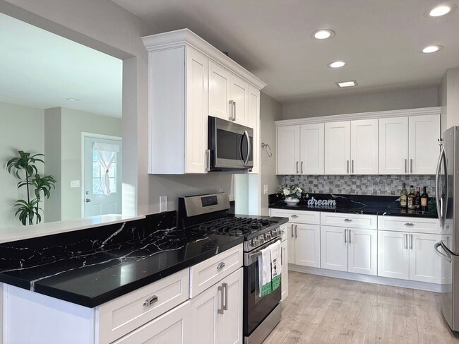Foto del edificio - 1754 S Norfolk Ln