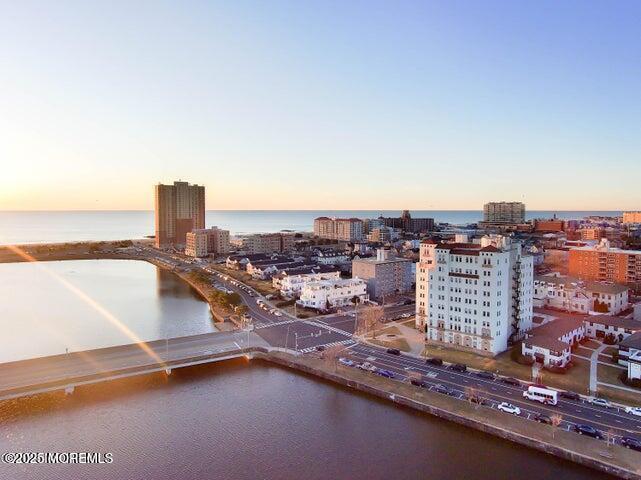 Foto del edificio - 400 Deal Lake Dr