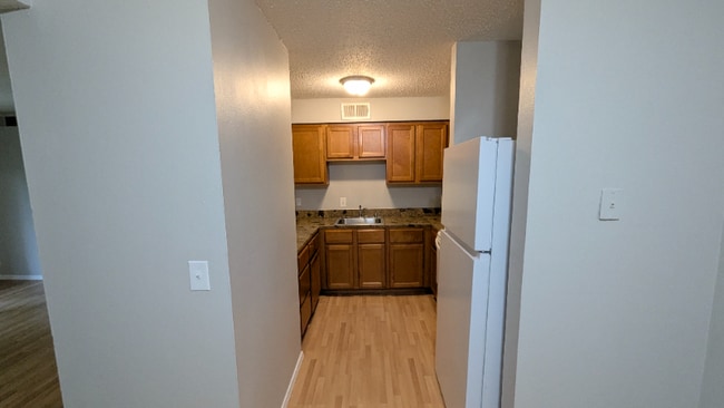 Building Photo - 2553 Brush Ct