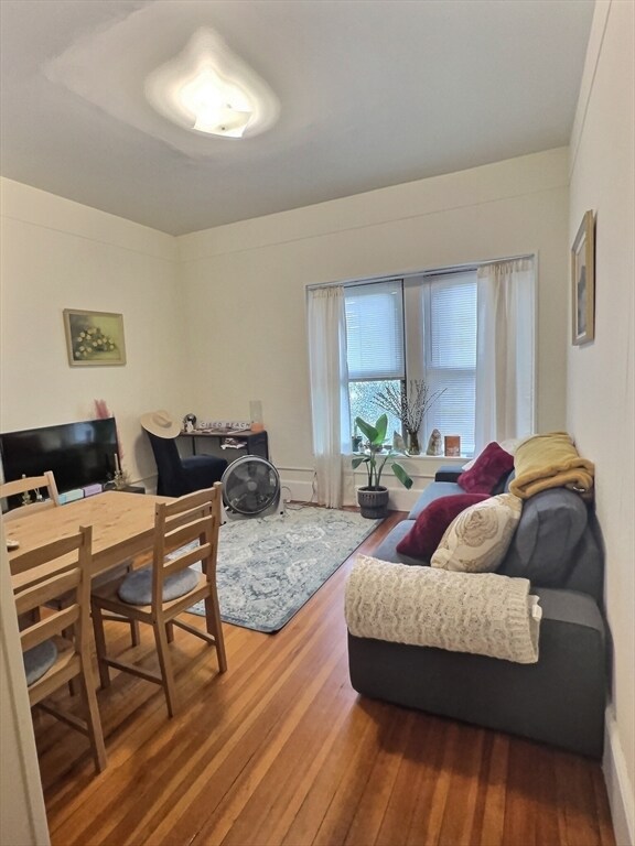 Foto principal - 1382 Beacon St