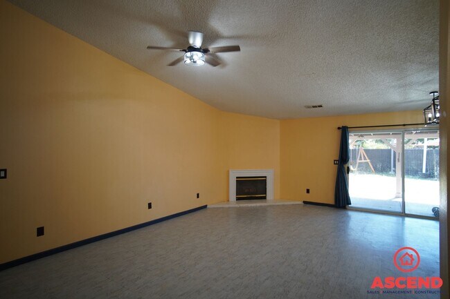 Foto del edificio - Gorgeous 4 Bedroom Home in Shafter!