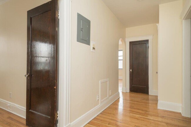 Building Photo - No Brokers Fee, One Months Rent-Free, Heat, Hot Water Included, Elevator in the Boulding, Fitness...