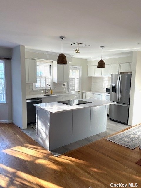 Building Photo - 798 Main St