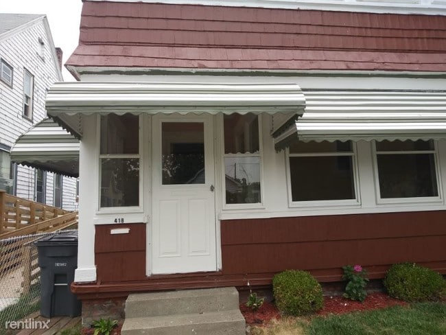 Building Photo - 418 Bassett St