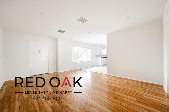 Building Photo - 1439 S Point View St