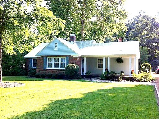 Primary Photo - 123 Parkway Dr