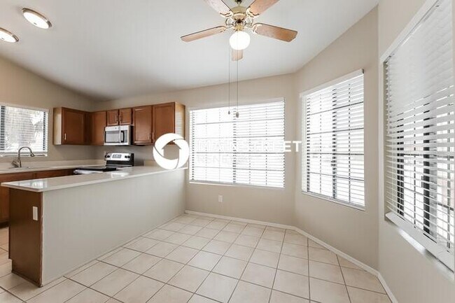 Foto del edificio - 3 Bedroom Pet-Friendly Home in TUCSON, AZ with Main Street Renewal