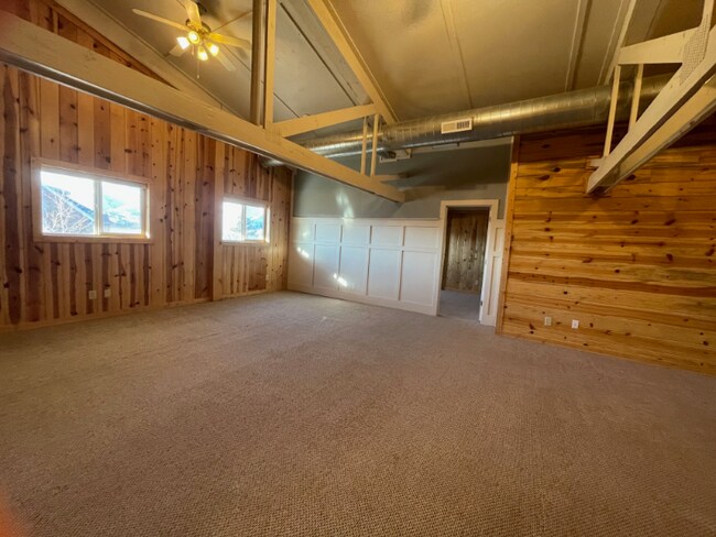 Building Photo - 61 W Cyn Trl