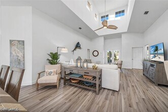 Building Photo - 2736 Gulfview Dr