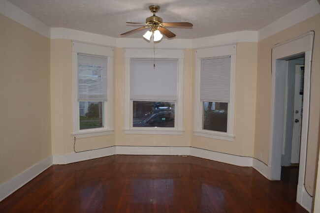 Foto del edificio - 1654 Miller St