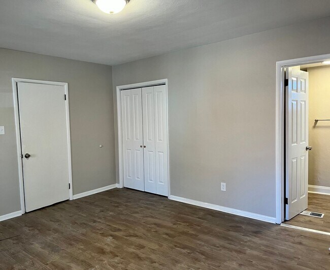 Building Photo - 1409 Tinsbury St
