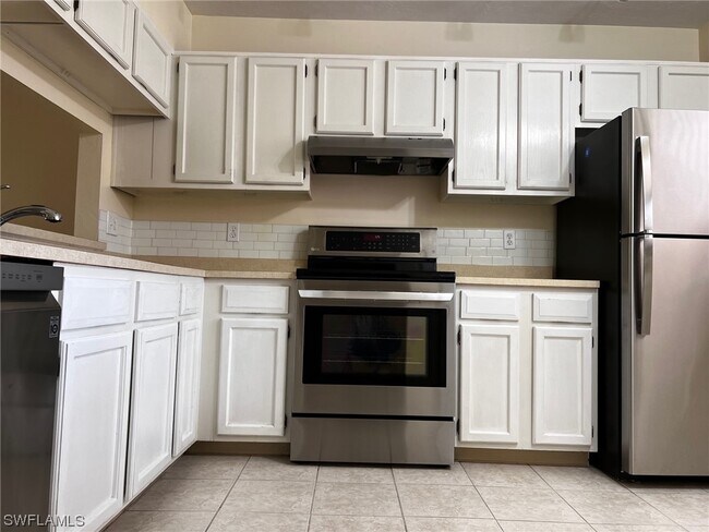 Building Photo - 1801 Courtyard Way
