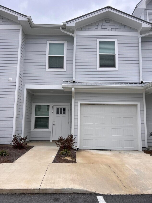 206 Date Palm Ln, Freeport, FL 32439 Townhome Rentals in Freeport FL