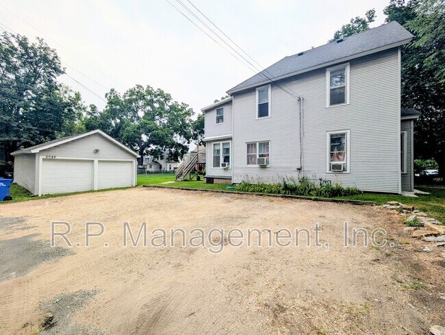 Building Photo - 2048 Carroll Ave