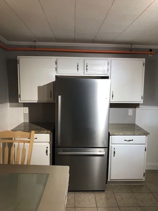 Building Photo - 2BR/1BA Available March 1st!! - Great Resi...