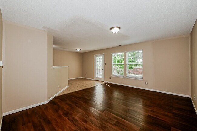 Foto del edificio - 14349 Black Farm Dr