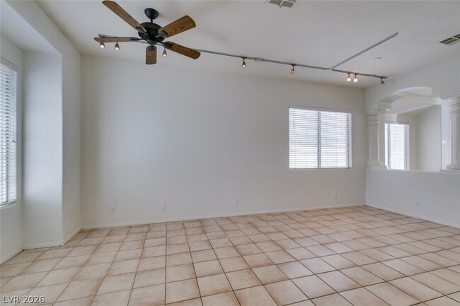 Building Photo - 254 Windsong Echo Dr