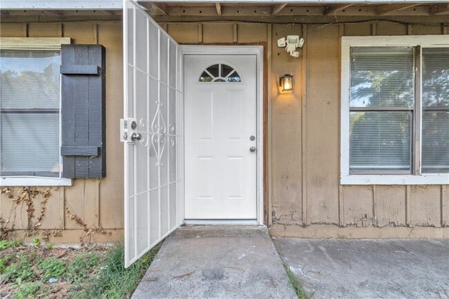 Foto del edificio - 8883 Homewood Dr