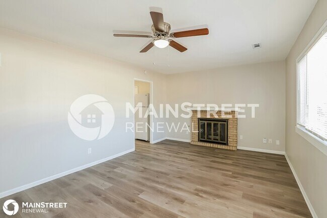 Building Photo - 2403 N Pursell Rd, Kansas City, MO 64118