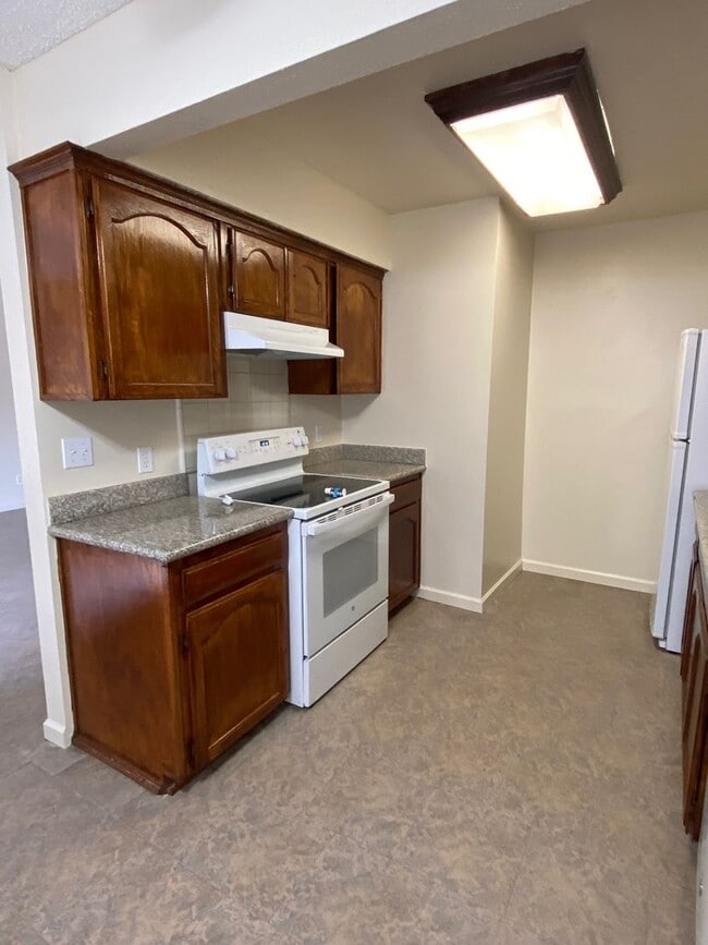 Building Photo - Apartment for rent