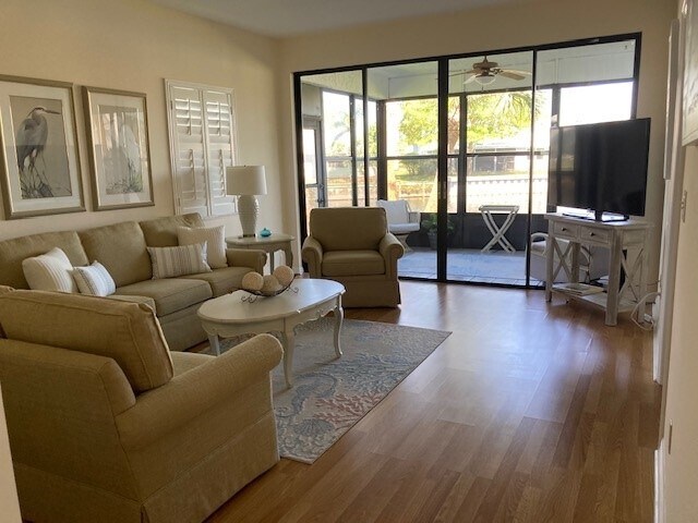 Foto del edificio - 6101 SE Landing Way