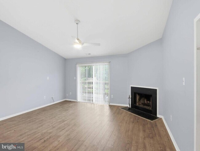 Foto del edificio - 11510 Little Patuxent Pkwy