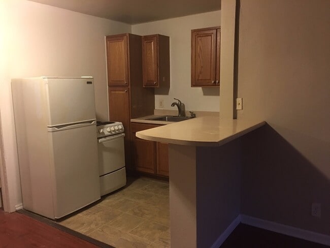 Foto del edificio - COZY 1BD/1BA LOWER SOUTH HILL APARTMENT | A/C | ON-SITE LAUNDRY | PET FRIENDLY | $200 OFF MOVE-IN...