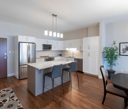 Building Photo - Horizon Place