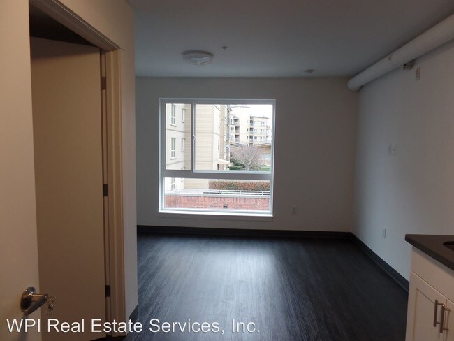 Building Photo - 1818 E Madison St