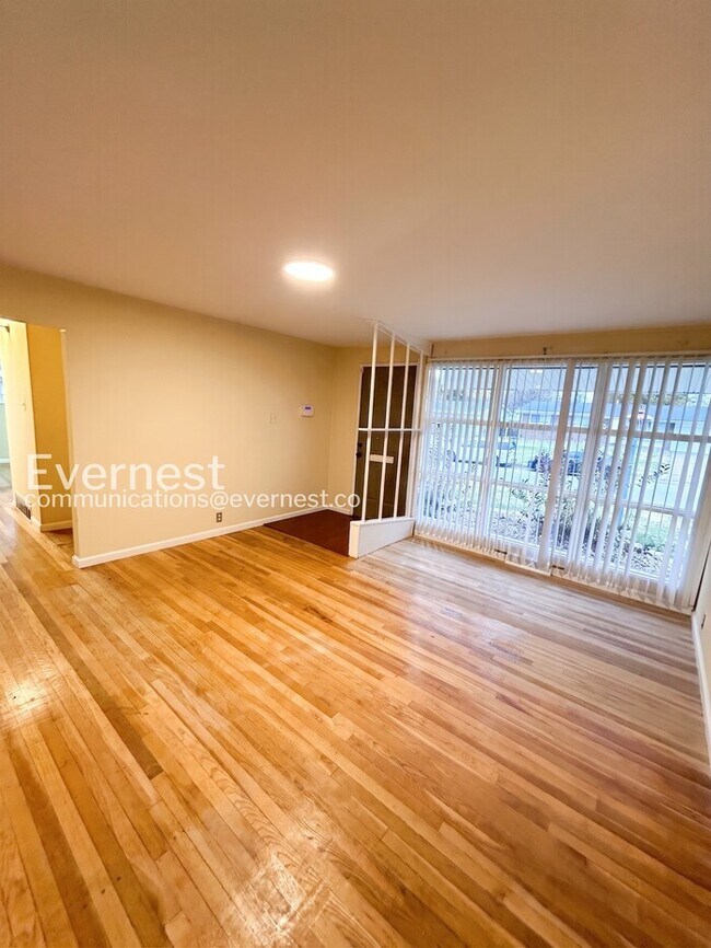 Foto del edificio - 10322 Monarch Dr