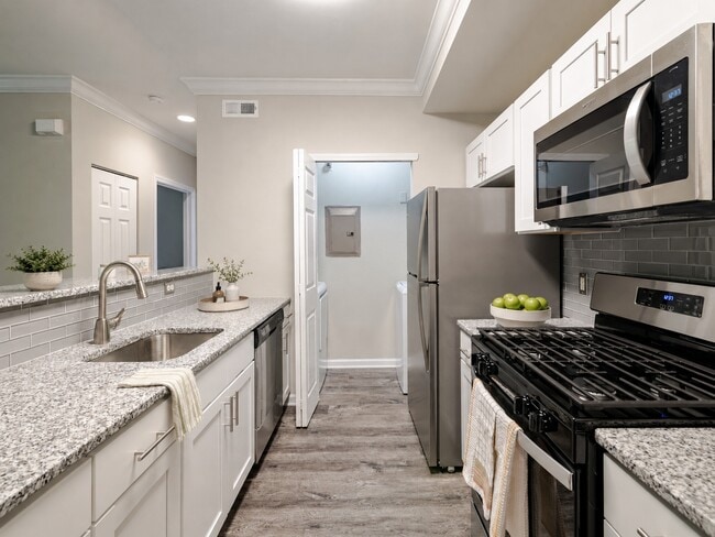 Building Photo - Bishops View Apartments and Townhomes