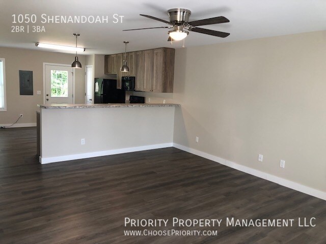 Building Photo - 2 bedroom, 2.5 bath Townhome Near EMU,