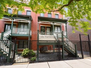 Building Photo - 1018 W Monroe St