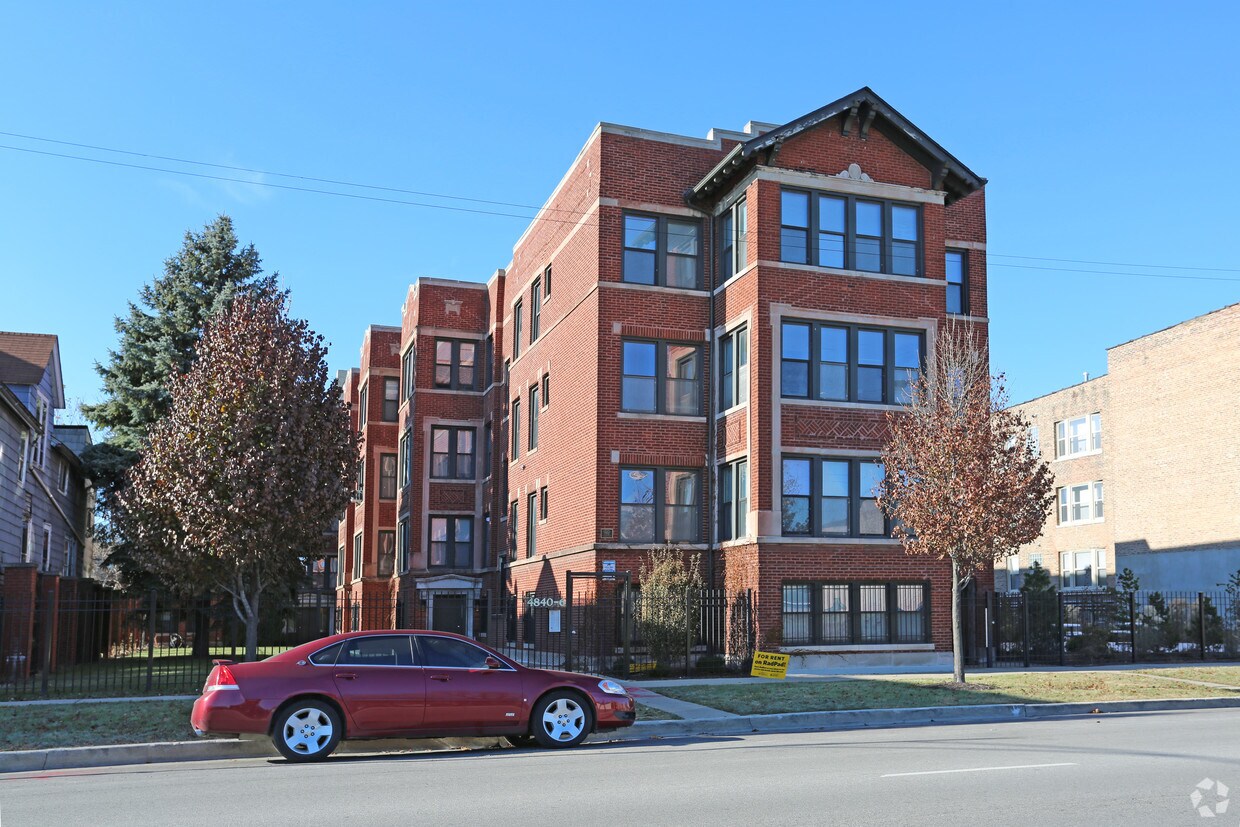 Primary Photo - 4840 S. Indiana Ave Apartments