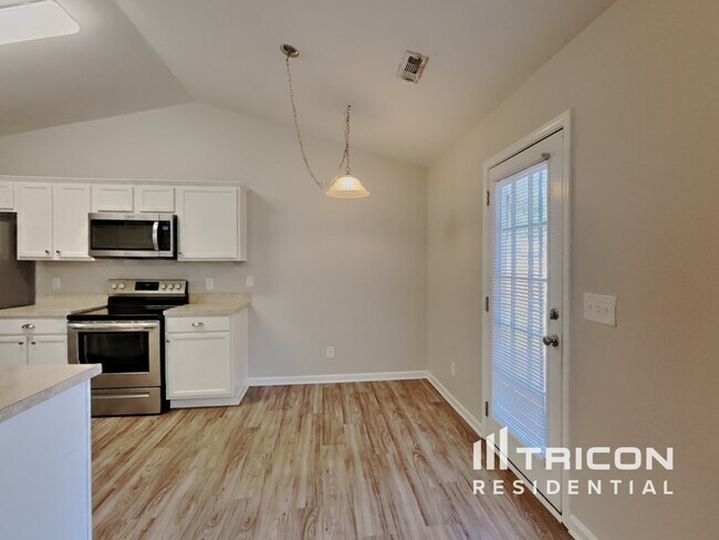 Foto del edificio - 7311 Village Acre Dr