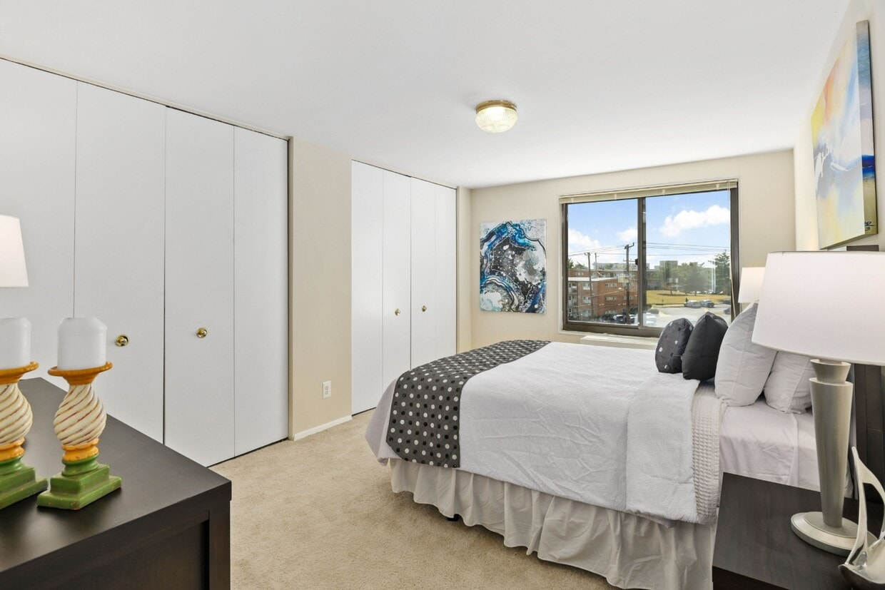 Plaza Towers Apartments in Hyattsville, MD