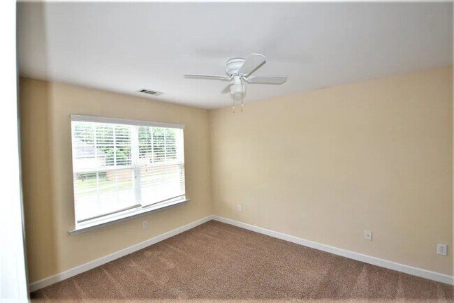 Foto del edificio - 1215 Mallory Ln