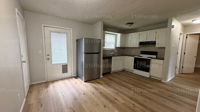 Foto del edificio - 501 W Clark Ave