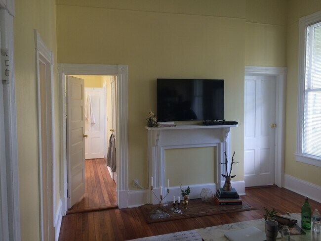 Foto del edificio - 402 E Duffy St