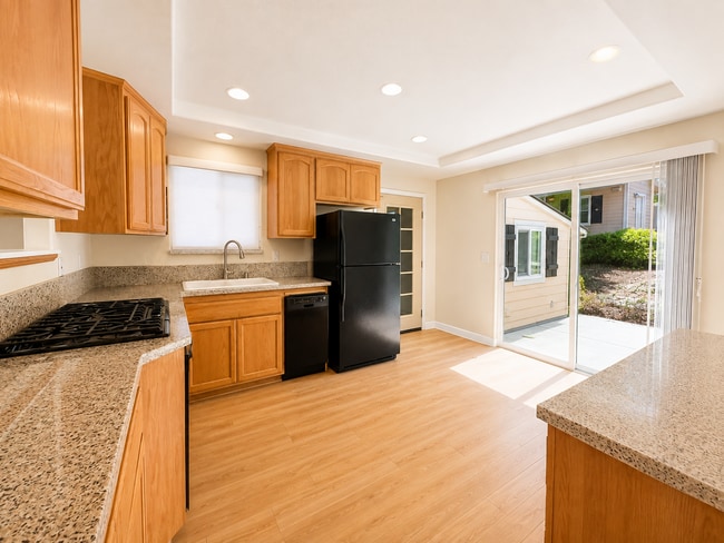 Building Photo - Beautifully Remodeled 2 Bed / 1 Bath Detached Home in Fremont's Desirable Niles Area