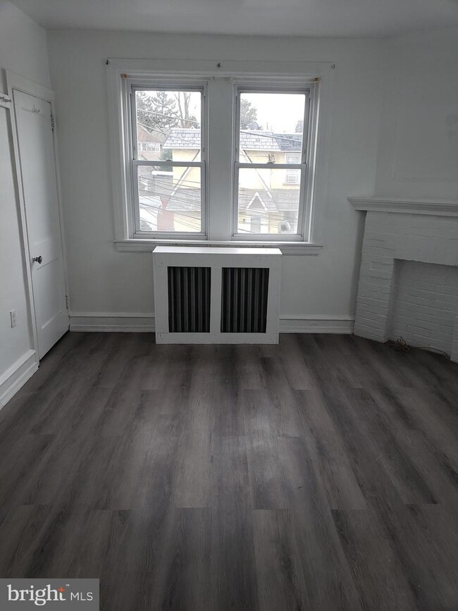 Building Photo - 205 Berbro Ave