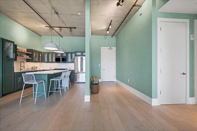 Foto del edificio - 800 W 5th St