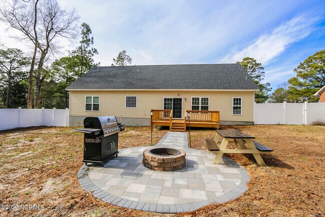Building Photo - 103 Bogue Landing Dr