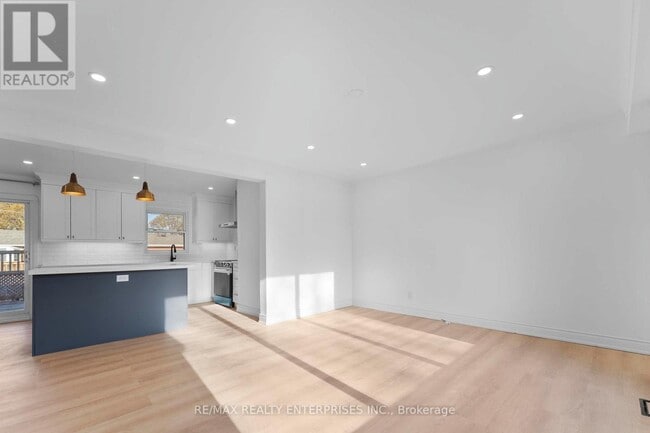 Building Photo - 60 Wakelin Terrace